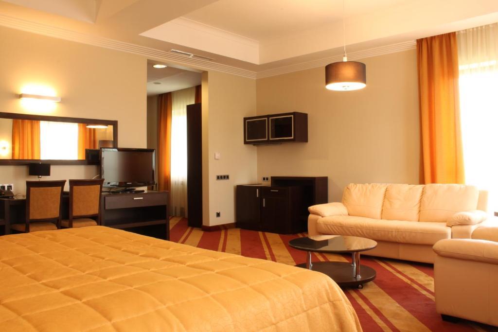 Hotel Westa Μινσκ Δωμάτιο φωτογραφία